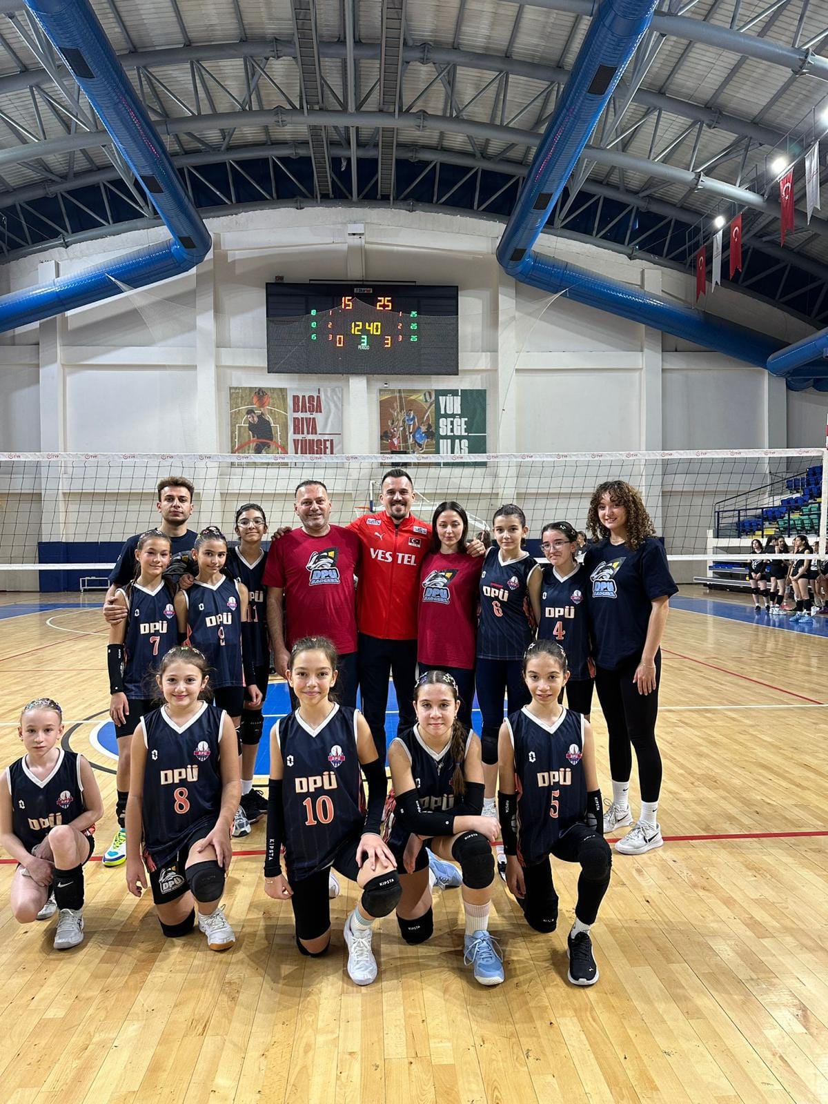 DPÜ Voleybol Hocalarla